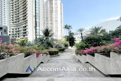 Condominio de 3 dormitorios en Khlong Toei, Bangkok, Tailandia № 214311 - foto 17