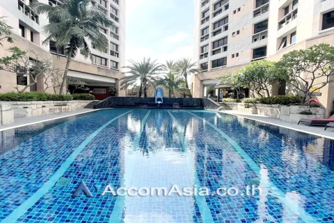 Condominio de 3 dormitorios en Khlong Toei, Bangkok, Tailandia № 214311 - foto 11