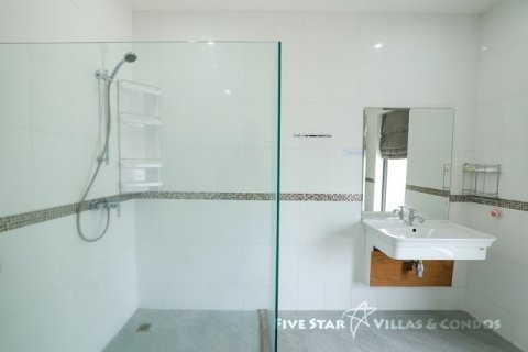 Gewerbeimmobilie in Pattaya, Thailand 4000 m2 № 223133 - Foto 11