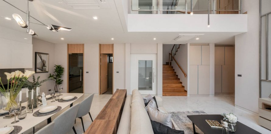 Дом в Бангкоке, Таиланд с 4 спальнями  № 143494