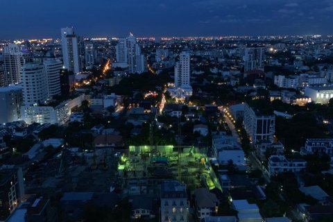 Кондоминиум с 2 спальнями в Бангкоке, Таиланд № 143817 - фото 18