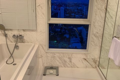 Кондоминиум с 2 спальнями в Бангкоке, Таиланд № 143817 - фото 9