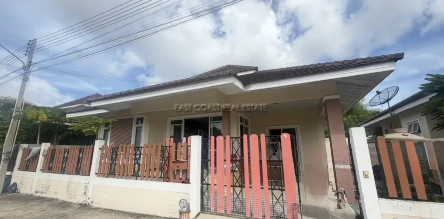 Casa de 3 dormitorios en Pattaya, Tailandia № 212254