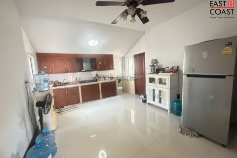 Casa de 3 dormitorios en Pattaya, Tailandia № 212254 - foto 11