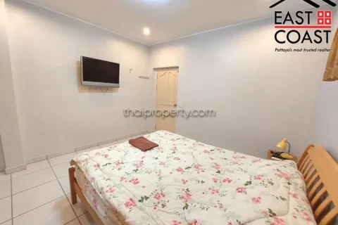 Casa de 4 dormitorios en Pattaya, Tailandia № 212252 - foto 24