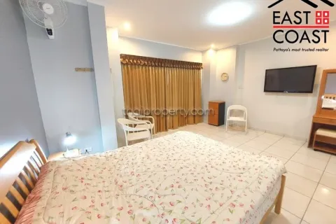 Casa de 4 dormitorios en Pattaya, Tailandia № 212252 - foto 15
