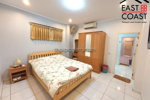 Casa de 4 dormitorios en Pattaya, Tailandia № 212252 - foto 22