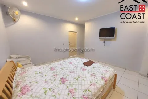 Casa de 4 dormitorios en Pattaya, Tailandia № 212252 - foto 28