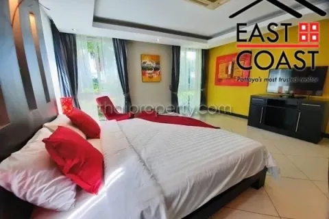 Casa de 5 dormitorios en Jomtien Beach, Pattaya, Tailandia № 212251 - foto 19