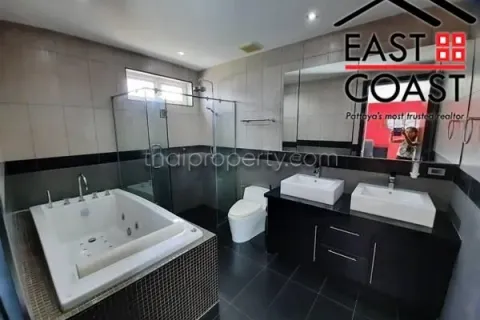Casa de 5 dormitorios en Jomtien Beach, Pattaya, Tailandia № 212251 - foto 16