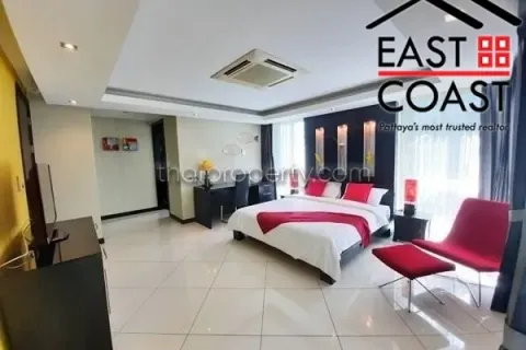 Casa de 5 dormitorios en Jomtien Beach, Pattaya, Tailandia № 212251 - foto 18