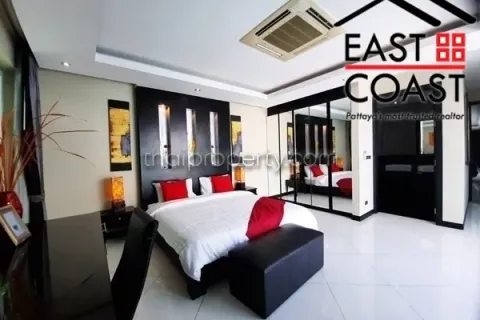 Casa de 5 dormitorios en Jomtien Beach, Pattaya, Tailandia № 212251 - foto 25