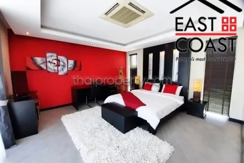 Casa de 5 dormitorios en Jomtien Beach, Pattaya, Tailandia № 212251 - foto 11