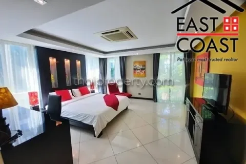 Casa de 5 dormitorios en Jomtien Beach, Pattaya, Tailandia № 212251 - foto 17