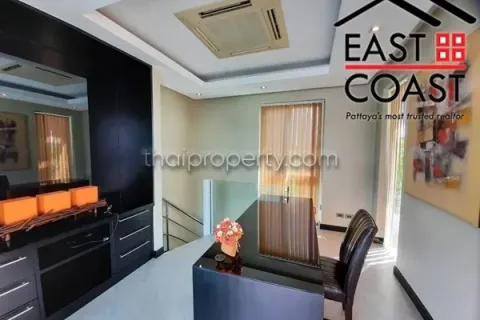 Casa de 5 dormitorios en Jomtien Beach, Pattaya, Tailandia № 212251 - foto 5