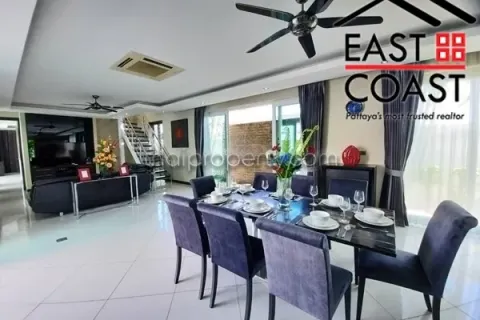 Casa de 5 dormitorios en Jomtien Beach, Pattaya, Tailandia № 212251 - foto 3