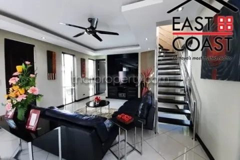 Casa de 5 dormitorios en Jomtien Beach, Pattaya, Tailandia № 212251 - foto 10