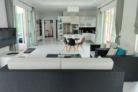 Вилла в Хуа Хине, Таиланд с 3 спальнями  № 140541 - фото 2