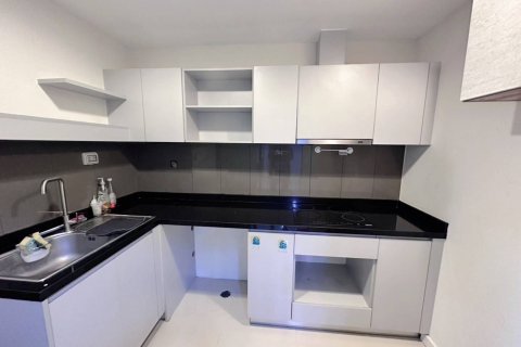 Studio in the Condo in Khlong Toei, Bangkok, Thailand  № 140534 - photo 3