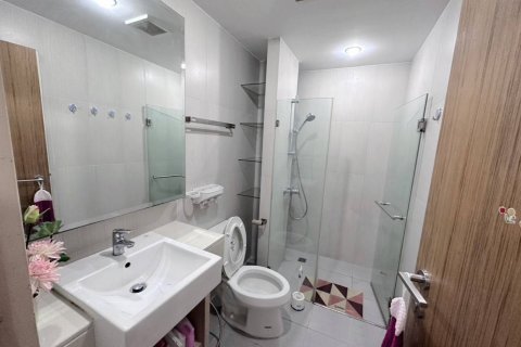 Studio in the Condo in Khlong Toei, Bangkok, Thailand  № 140534 - photo 4