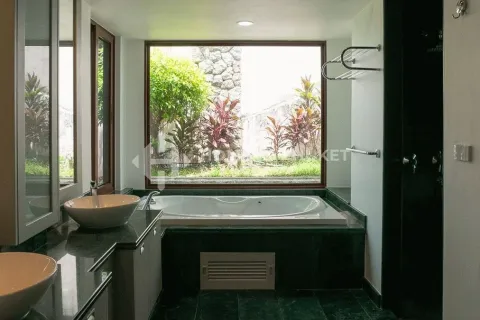 House in Phuket, Thailand 7 bedrooms № 152318 - photo 30