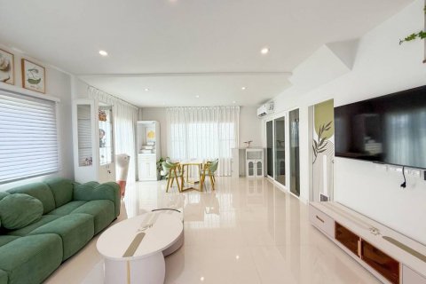 House in Ko Kaeo, Thailand 3 bedrooms № 134618 - photo 2