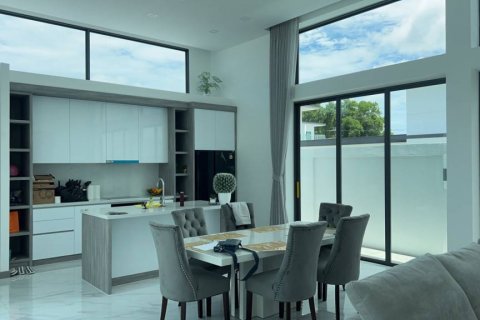 Villa in Bang Lamung, Thailand 3 bedrooms № 134617 - photo 2