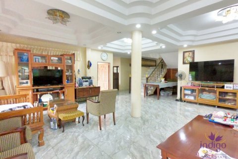 House in Chiang Mai, Thailand 5 bedrooms № 162624 - photo 4