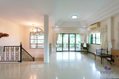 House in Chiang Mai, Thailand 5 bedrooms № 162624 - photo 12