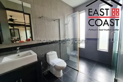 Casa de 4 dormitorios en Pattaya, Tailandia № 212505 - foto 15