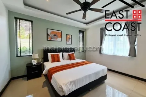 Casa de 4 dormitorios en Pattaya, Tailandia № 212505 - foto 14