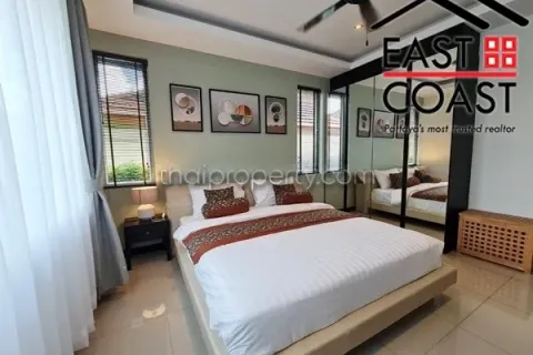 Casa de 4 dormitorios en Pattaya, Tailandia № 212505 - foto 16