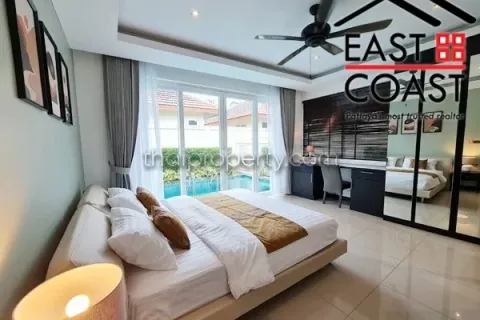 Casa de 4 dormitorios en Pattaya, Tailandia № 212505 - foto 9