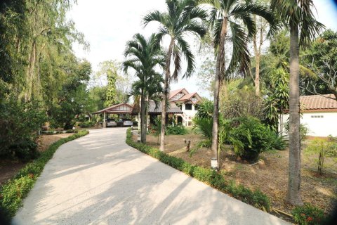 Maison à Udon Thani, Thaïlande 4 chambres № 167250