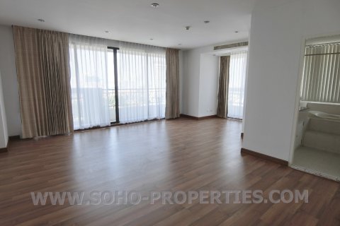 Кондоминиум с 3 спальнями в Бангкоке, Таиланд № 143905 - фото 3