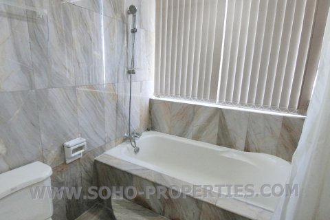 Кондоминиум с 3 спальнями в Бангкоке, Таиланд № 143905 - фото 12