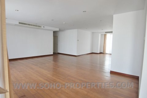 Кондоминиум с 3 спальнями в Бангкоке, Таиланд № 143905 - фото 1