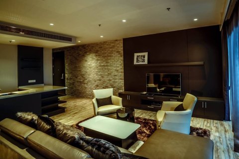 Condo in Bangkok, Thailand, 3 bedrooms  № 181217 - photo 8