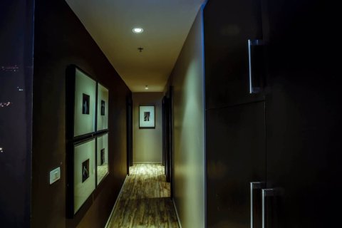 Condo in Bangkok, Thailand, 3 bedrooms  № 181217 - photo 10