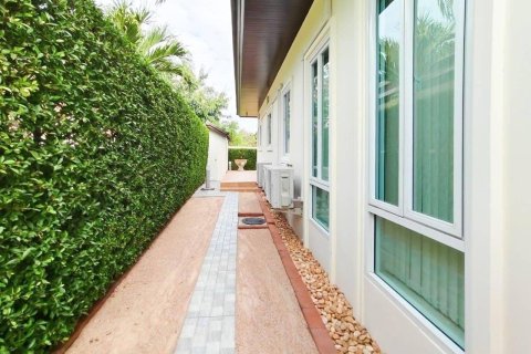 Villa in Hua Hin, Thailand 3 bedrooms № 168849 - photo 18