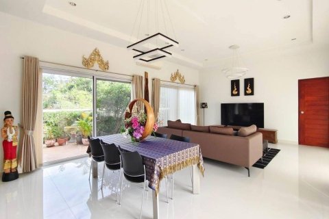 Villa in Hua Hin, Thailand 3 bedrooms № 168849 - photo 2