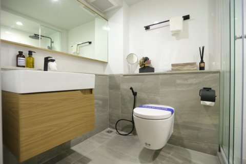 Studio dans le Condo à Watthana, Bangkok, Thaïlande  № 168850 - photo 5