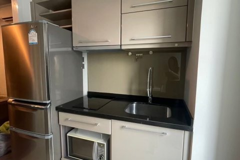 Studio dans le Condo à Watthana, Bangkok, Thaïlande  № 168847 - photo 3