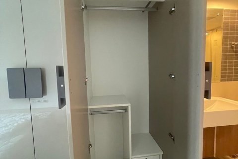 Studio dans le Condo à Watthana, Bangkok, Thaïlande  № 168847 - photo 4