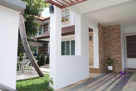 House in Chiang Mai, Thailand 4 bedrooms № 162635 - photo 2