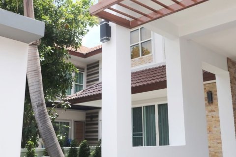 House in Chiang Mai, Thailand 4 bedrooms № 162635 - photo 3