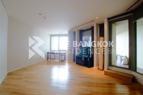 Condo in Bangkok, Thailand, 2 bedrooms № 184399 - photo 9