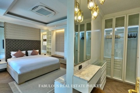 Villa in Bang Tao, Thailand 3 bedrooms № 179811 - photo 15