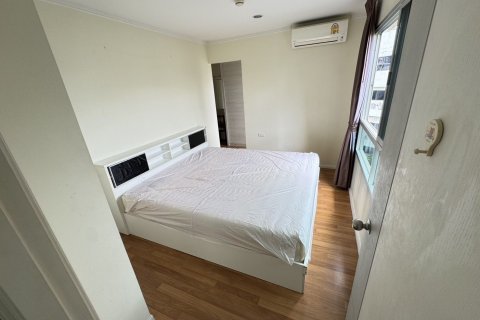 Condo in Huai Khwang, Bangkok, Thailand, 2 bedrooms  № 136944 - photo 12