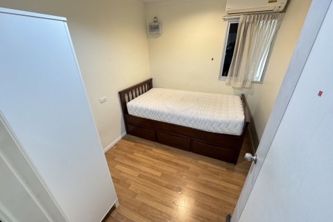 Condo in Huai Khwang, Bangkok, Thailand, 2 bedrooms  № 136944 - photo 11